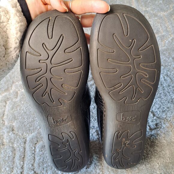 Boc Born Peggy Slip-On Clogs WOMENS Size 7.5M Black FLORAL Embossed COMFY Shoes - Picture 9 of 11